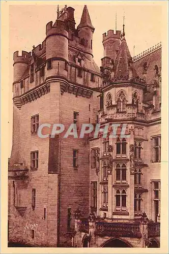Cartes postales Chateau de Pierrefonds Le Donjon et l'Escalier d'Honneur
