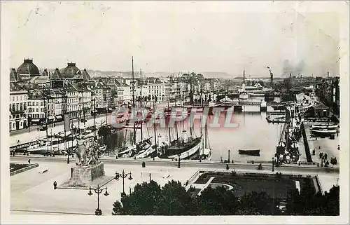 Cartes postales Le Havre La Place Gambetta et le Bassin du Commerce Bateaux