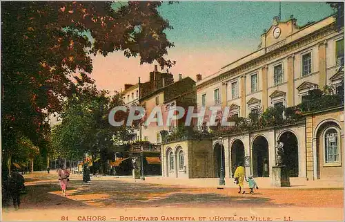 Cartes postales Cahors Boulevard Gambetta et l'Hotel de Ville