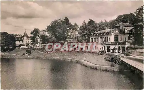 Cartes postales Bagnoles de l'Orne Un coin du Lac Le Casino des Thermes