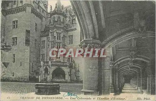 Ansichtskarte AK Chateau de Pierrefonds Une Colonnade et l'Escalier d'Honneur