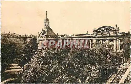 Ansichtskarte AK Pyrenees Ocean Toulouse Facade et du Capitole Donjon et Square