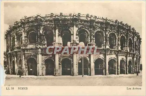 Cartes postales Nimes Les Arenes