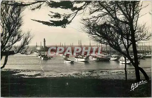 Ansichtskarte AK Ile d'Oleron La Cotiniere Le Port Bateaux