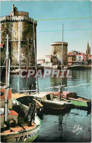 Cartes postales moderne La Rochelle Ch Mme L'Entree du Port et les Trois Tours Bateaux