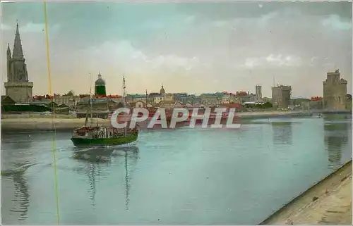 Cartes postales moderne La Rochelle Sortie du Port Bateau