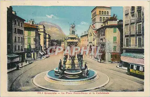 Cartes postales Grenoble La Place Notre Dame et la Cathedrale
