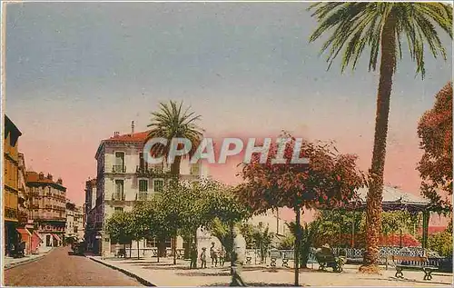 Cartes postales Hyeres les Palmeiers Var Place de Palmiers et Avenue des Iles d'Or