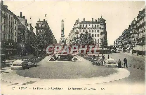 Cartes postales Lyon La Place de la Republique Le Monument de Carnot