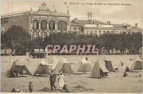 Cartes postales Royan La Plage devant les Nouvelles Galeries