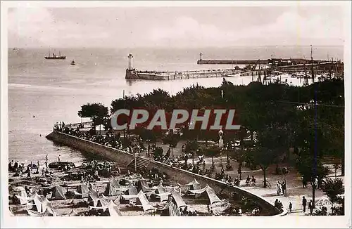 Cartes postales Royan Le Square et les deux Jetees