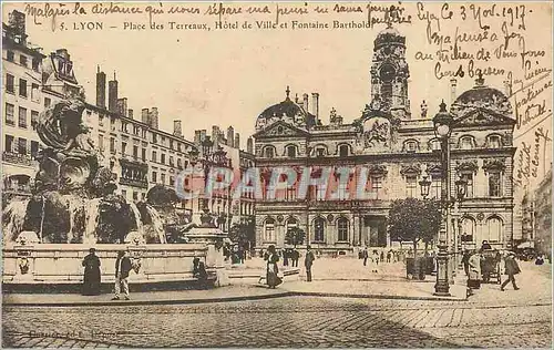 Cartes postales Lyon Place des Terreaux Hotel de Ville et Fontaine Bartholdi