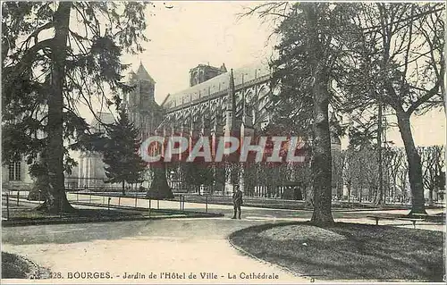 Cartes postales Bourges Jardin de l'Hotel de Ville La Cathedrale