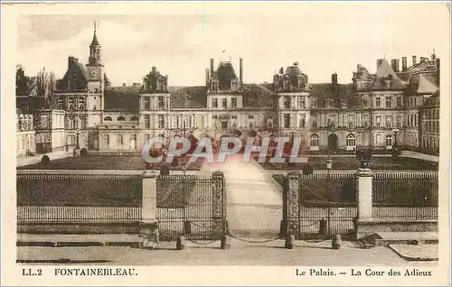 Cartes postales Fontainebleau Le Palais La Cour des Adieux