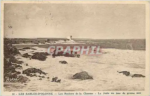 Cartes postales Les Sables d'Olonne Les Rochers de la Chaume La Jetee un jour de Grosse mer