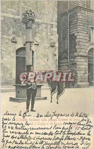 Cartes postales L'Araldo Bandisce nella piazza Tolomei la corsa del 2 Loglio e 16 Agosto Siena