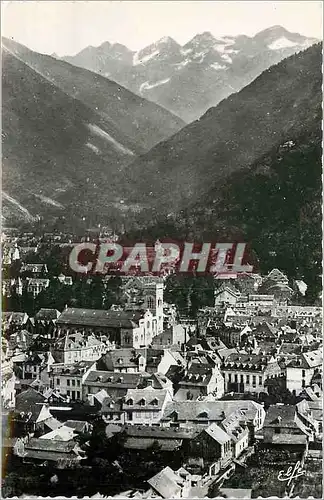 Cartes postales moderne Luchon Hte Gne Vue Generale et fond des Montagnes Frontieres