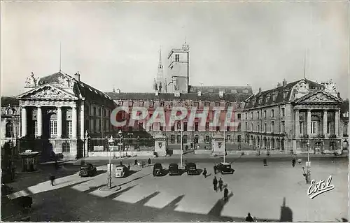 Cartes postales moderne Dijon Place d'Armes et Palais des Ducs de Bourgogne