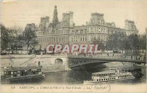 Cartes postales Paris L'Hotel de Ville et le Pont d'Arcole Bateau Peniche