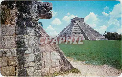 Moderne Karte Cabeza de Serpiente Kukulcan y el Castillo Chichen Itza Yucatan Mexico