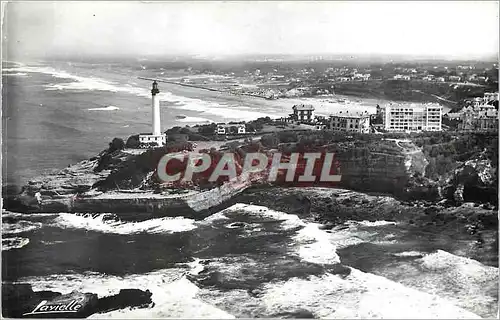 Cartes postales moderne Biarritz Le Plateau du Phare Au fond la plage de la Chambre d'Amour