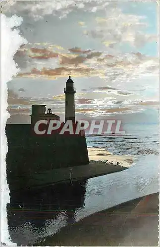 Cartes postales Le Treport Seine Mme Le Phare au coucher du soleil