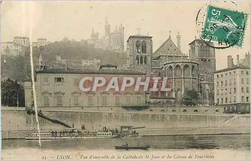 Cartes postales Lyon Vue d'Ensemble de la Cathedrale St Jean et du Coteau de Fourvieres Bateau