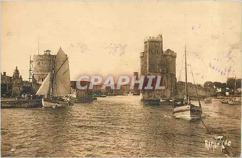 Cartes postales Entree du Port de La Rochelle Bateaux