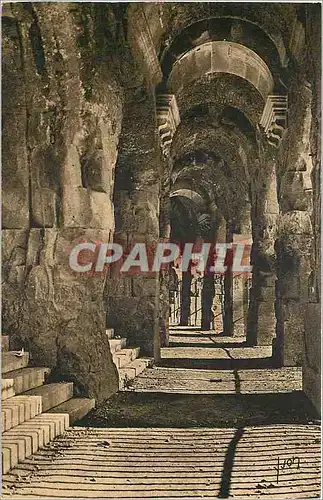 Cartes postales NIMES faisant le tour des Arenes