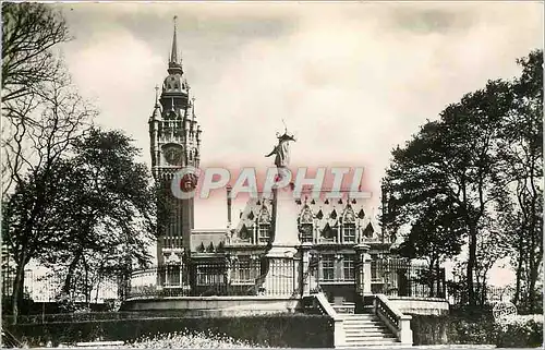 Cartes postales CALAIS Hotel de Ville et les Jardins