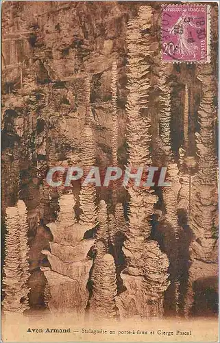 Cartes postales Aven Armand - Stalagmite en porte-�-faux et cierge pascal