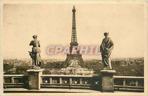 Cartes postales La Tour Eiffel vue des Terrasses du Trocadero