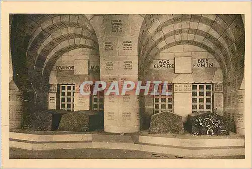 Cartes postales Cloitre de l'Ossuraire de DOUAUMONT.Alv�oles des Tombeaux