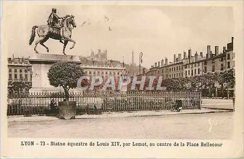 Cartes postales LYON Statue equestre de Luois XIV  par lemot  au centre de la Place Bellecour