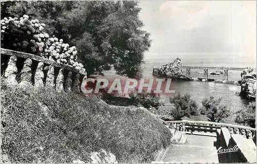 Cartes postales moderne BIARRITZ-Le Rocher de la Vierge. Vu des Terrases du Port Vieux