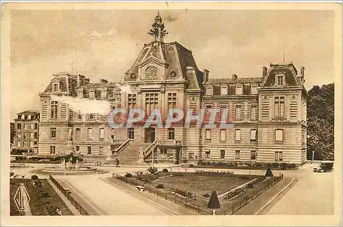 Cartes postales EVREUX-L'Hotel de Ville et les nuveaux jardins