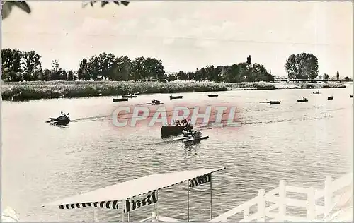 Cartes postales moderne VICHY-Canotage sur lallier Pedalo Canoe