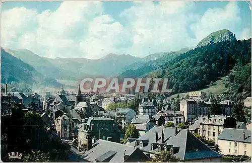 Cartes postales LE MONT DORE-Dans le fond :Le Sancy