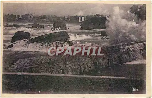 Ansichtskarte AK Biarritz Cote Basque Effet de Vague au Port des Pecheurs