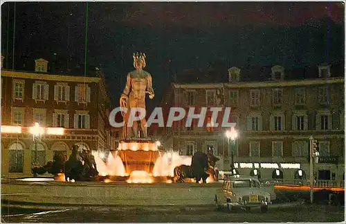 Cartes postales moderne Nice vue de nuit La Fontaine du soleil