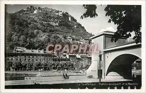 Ansichtskarte AK Grenoble Le Teleferique Station de depart et la Bastille