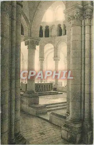 Cartes postales Fontgombault L'Eglise Abbatiale Le Sanctuaire vu du Transept nord