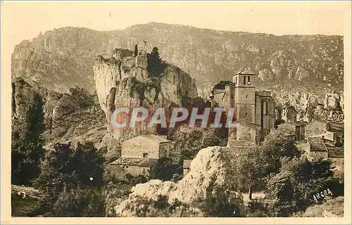 Cartes postales Cirque de Moureze Herault L'Eglise et le rocher domines par les ruines du Chateau
