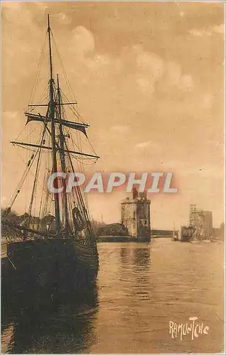 Cartes postales La Rochelle Sortie du Port Bateau Voilier