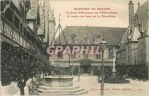 Ansichtskarte AK Hospices de Beaune La Cour d'Honneur de l'Hotel Dieu le matin du Jour de la Fete Dieu