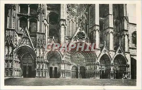 Ansichtskarte AK Bourges Cher La Cathedrale Les 5 portails de la facade