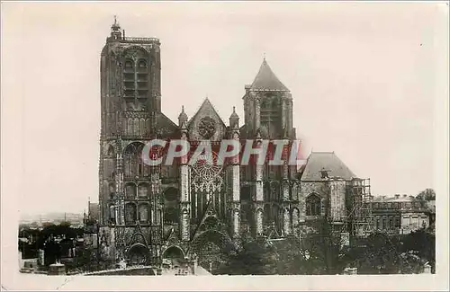 Ansichtskarte AK Bourges Facade de la Cathedrale vue de l'Hotel des Postes