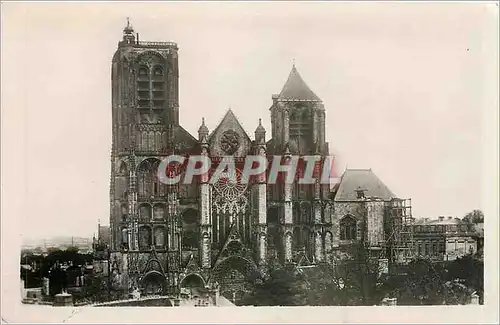 Cartes postales Bourges Facade de la Cathedrale vue de l'Hotel des Postes