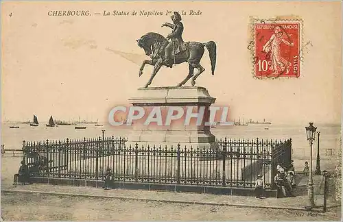 Ansichtskarte AK Cherboug La Statue de Napoleon 1er et la Rade