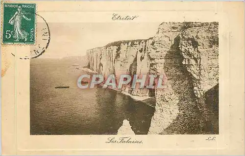 Cartes postales Etretat Les Falaises